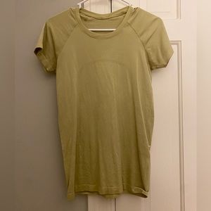 LULULEMON LIME SIZE 6 SWIFTLY TECH